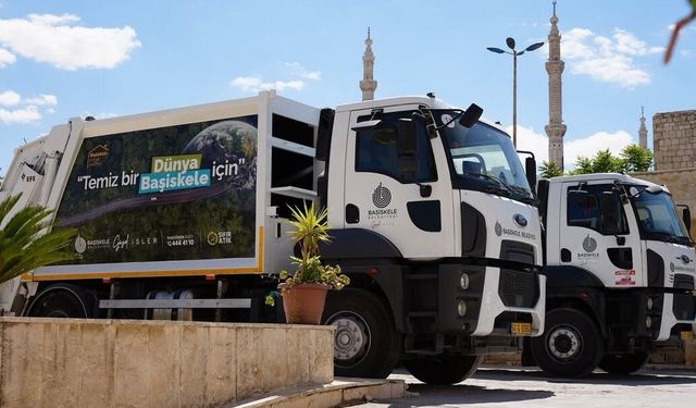 Başiskele Belediyesinden Suriye'nin Azez kentine 2 çöp kamyonu hibesi