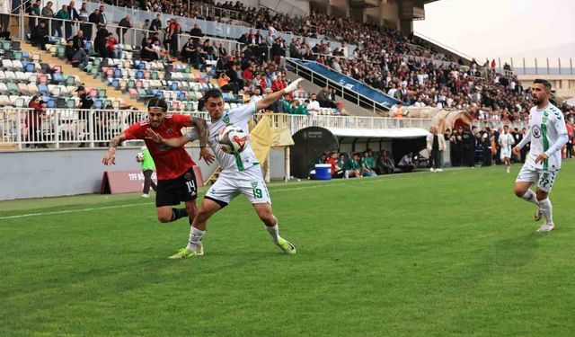 Gölcükspor, 5 yıl aradan sonra 3. TFF Lig'e yükseldi