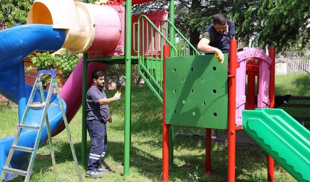 Kartepe'de çocuk parkları yenileniyor