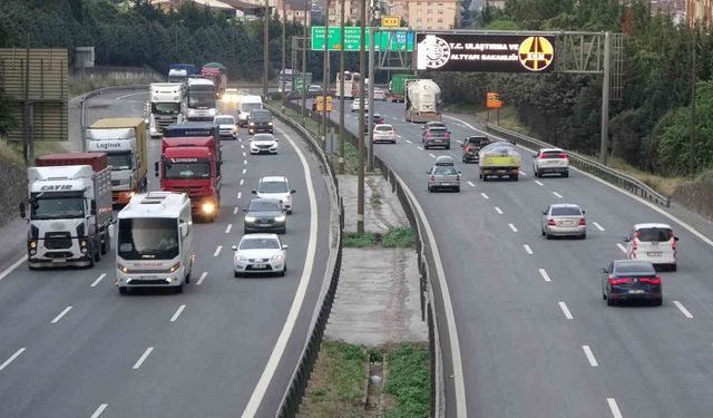 Kocaeli'de bayram trafik tedbirleri kapsamında ağır vasıta geçişlerine kısıtlama