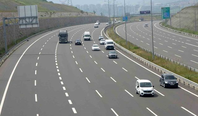 Kocaeli'de otoyollarda bayram tatili öncesi sakinlik yaşanıyor