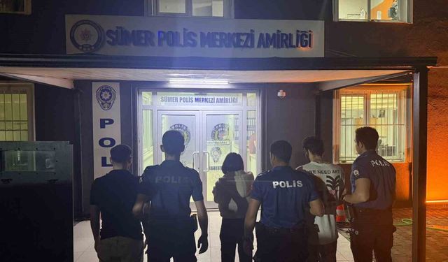 Sakarya'dan Kocaeli'ye Gelen Araçta Uyuşturucu Ele Geçirildi: 3 Gözaltı