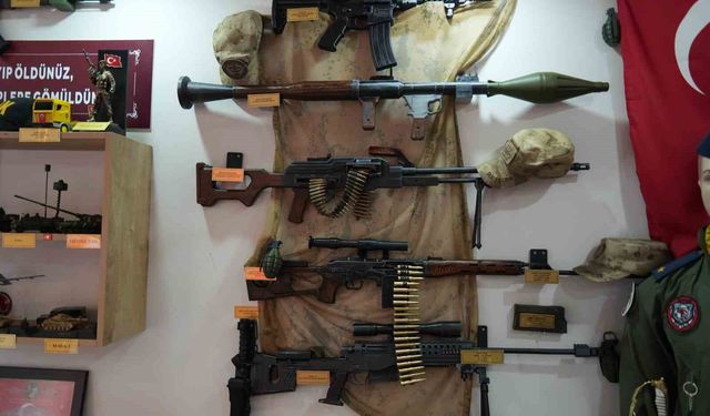 Terör gazisi, evinin bodrumunda kurduğu müzeyi Mehmetçik Vakfı'na bağışladı