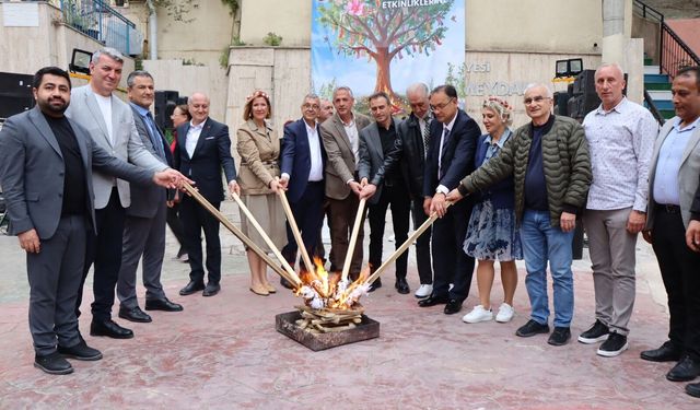 Hıdırellez Şenliğinin Son Günü Kertil Tekke Meydanında Coşkuyla Yaşandı