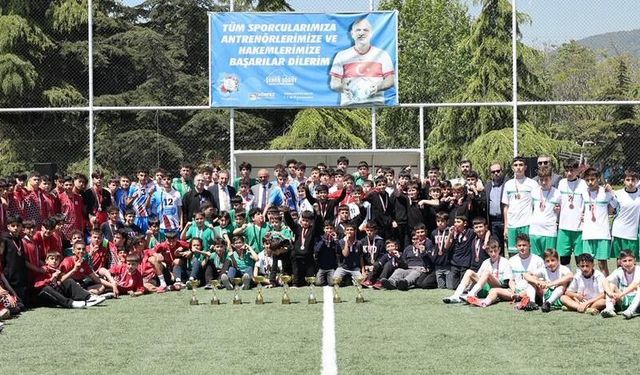 Körfez Ortaokullar Arası Futbol Turnuvası Kupa Töreni Yapıldı