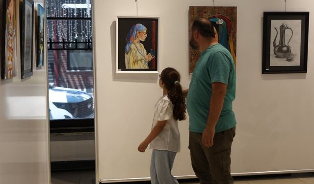 Kartepe'de 'Ahenk' resim sergisi sanatseverlerle buluştu