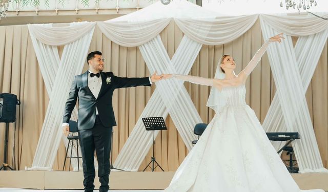 Beyza ile Umut Eren  Yılın Düğünü İle Evlendi