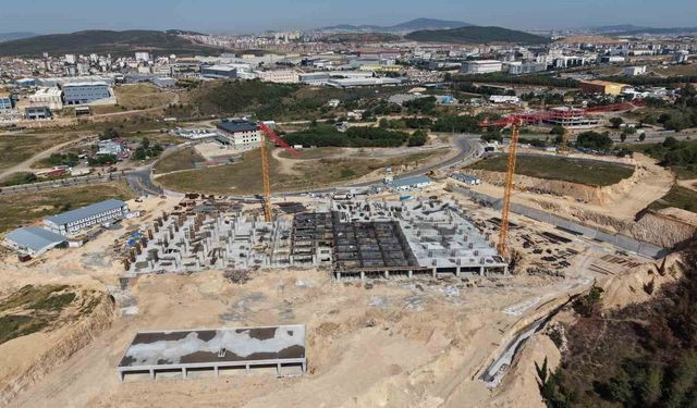 Çayırova Devlet Hastanesi'nin inşaatı yükseliyor