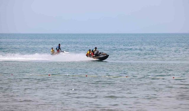 Dalgalara karşı zamanla yarış: KOSKEM 7 günde 68 kişiyi kurtardı
