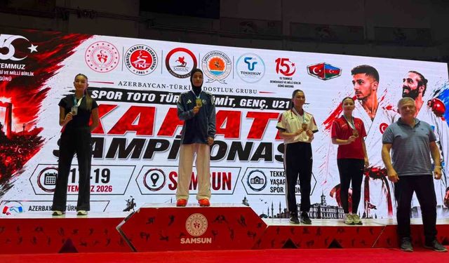 Kağıtspor'dan bir haftada 10 Türkiye şampiyonluğu