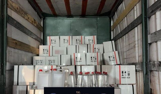Kocaeli'de 2 bin 400 litre kaçak etil alkol ele geçirildi