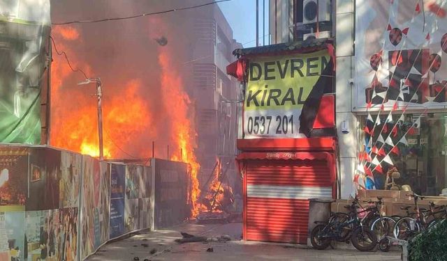 Kocaeli'de konteynerdeki yangın iki işletmeye sıçradı: Mahalleli sokağa döküldü