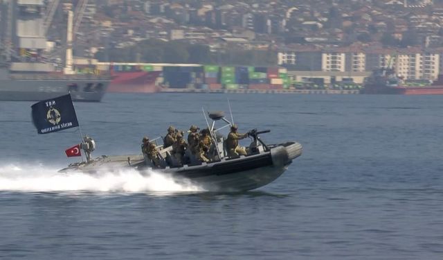 TEKNOFEST Mavi Vatan'da SAS ve SAT komandolarından nefes kesen gösteri