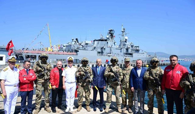 Ulaştırma ve Altyapı Bakanı Uraloğlu, TEKNOFEST Mavi Vatan'ı ziyaret etti