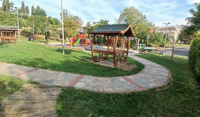 Dilovası’nda Parklar Ve Oyun Alanları Yenileniyor