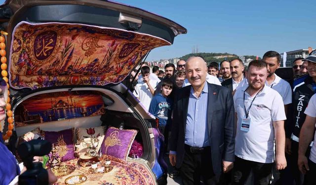 Gebze'de modifiyeli araç tutkunları festivalde buluştu