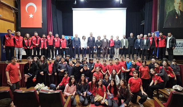 Gölcük'te afet risklerinin azaltılması panelde ele alındı