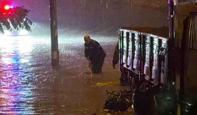 Kocaeli Valiliği'nden 'trafiğe çıkmayın' uyarısı