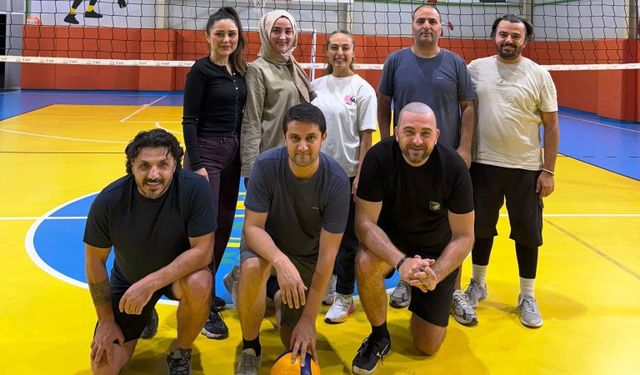 Körfez'de 32 okulun öğretmenleri şampiyonluk için filede