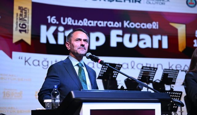 Protokolden Kitap Fuarı’na Övgü Üzerine Övgü
