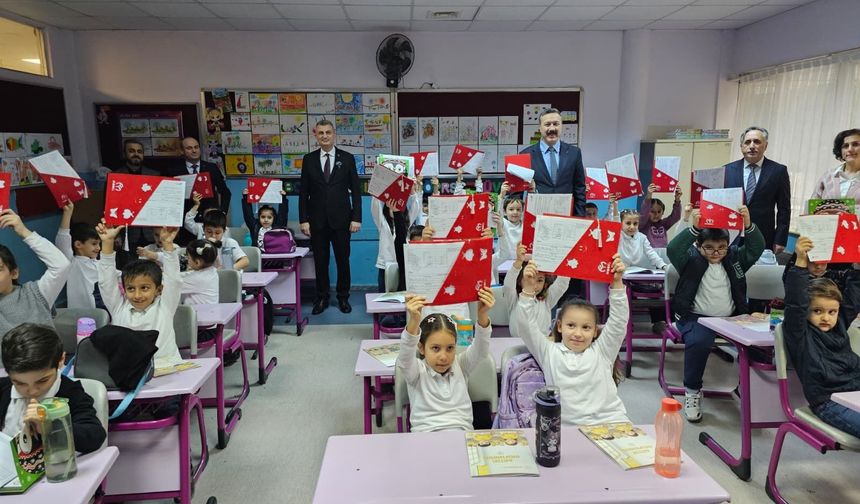 Başkan Sezer, Öğrencilerin Karne Heyecanına Ortak Oldu