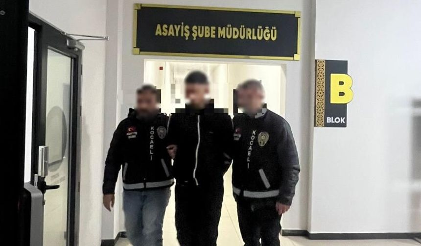 Kocaeli'de Otoparkta Çıkan Kavgada Arkadaşını Öldüren Zanlı Tutuklandı