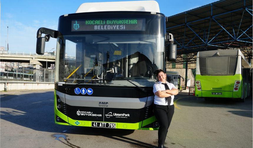 Öğretmenliği Bıraktı, Otobüs Direksiyonuna Geçti