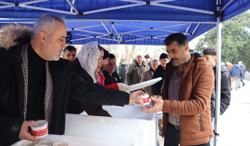 İzmit Belediyesinden Miraç Kandili’nde Helva İkramı