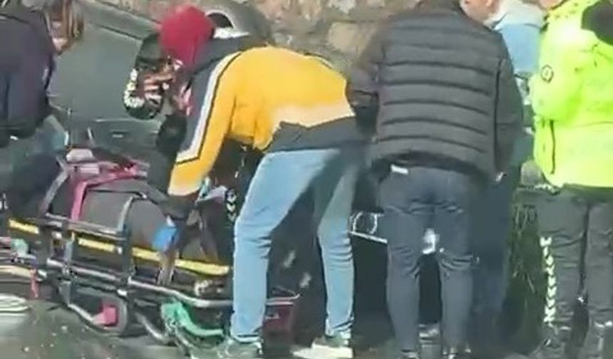 D100 Kara Yolunda Kaza Yapan Araç Ters Döndü, Sürücü Yaralandı