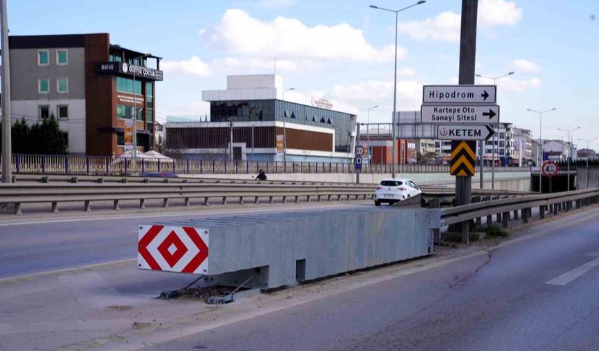 D-100'deki riskli kavşaklara 'çarpışma yastığı' önlemi