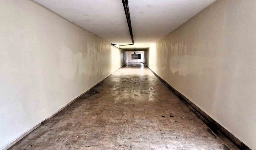 Gebze'de alt geçitte bakım ve onarım çalışması yapıldı