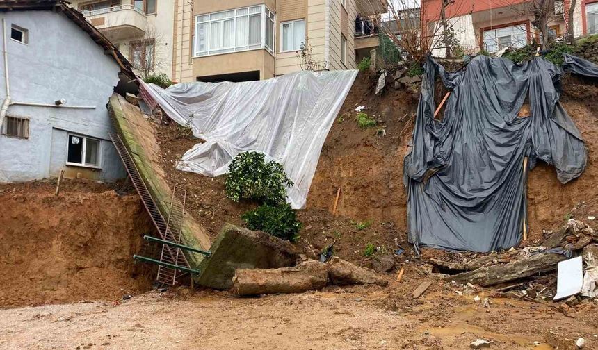 İstinat duvarı çökünce ortalık savaş alanına döndü