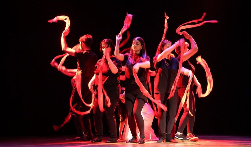 KO-MEK kursiyerlerinden teknoloji bağımlılığına mizahi eleştiri