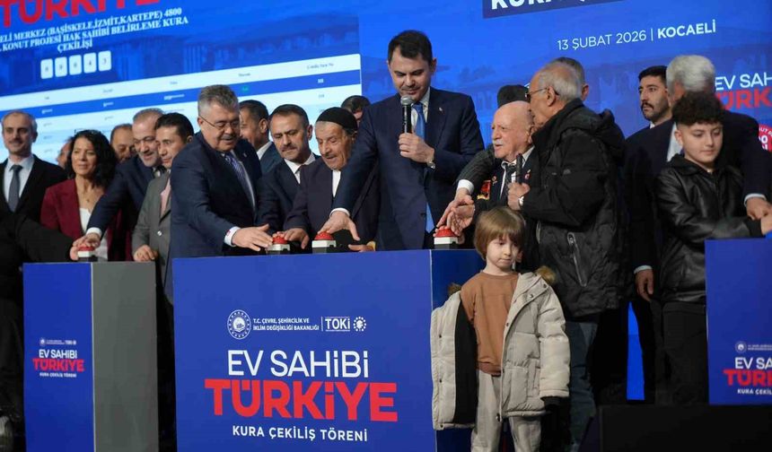 Kocaeli'de 10 bin 340 sosyal konutun kura çekimi Bakan Kurum'un katılımıyla yapıldı