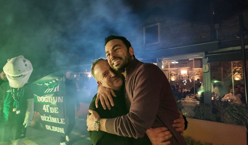 Kocaelisporlu taraftarlardan, Selçuk İnan'a 41. yaş sürprizi