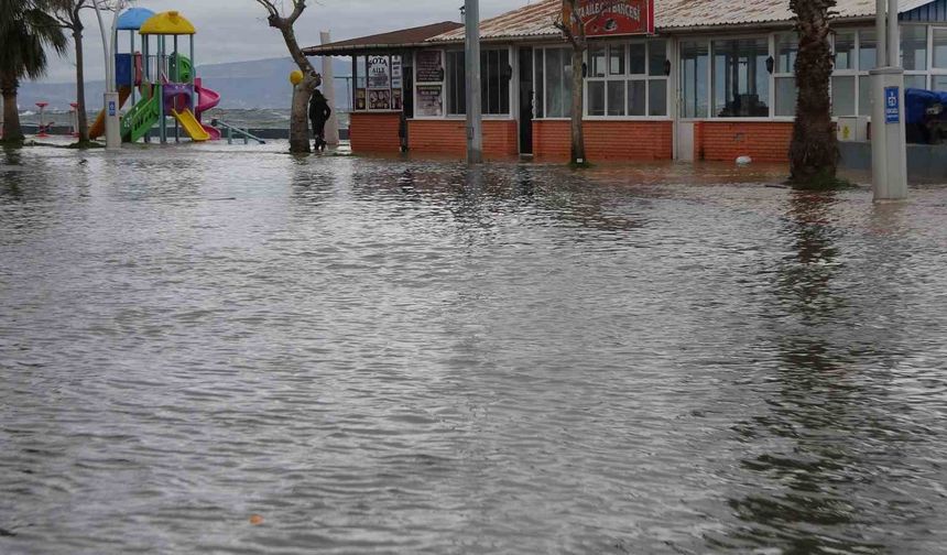 Kocaeli'yi Lodos Vurdu, Yollar Göle Döndü