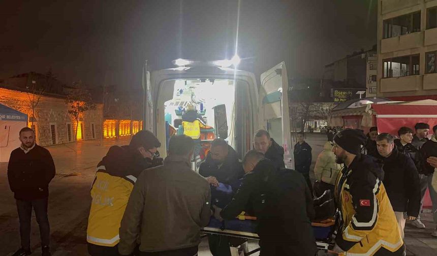 Otomobile çarpan scooter sürücüsü yaralandı