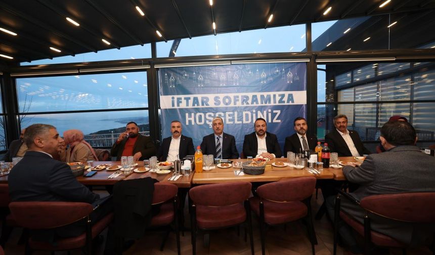 Dilovası’nda Ramazan’ın Bereketi Aynı Sofrada Paylaşıldı