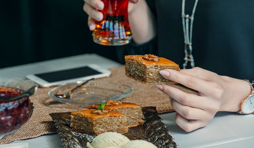 İftar Sonrası Tatlı Tüketimine Dikkat  Ramazan’da Metabolik Süreç Hassaslaşıyor