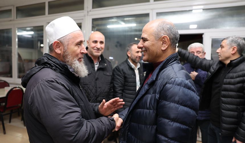 Başkan Söğüt, Her Akşam Bir Camide Vatandaşlarla Buluşuyor