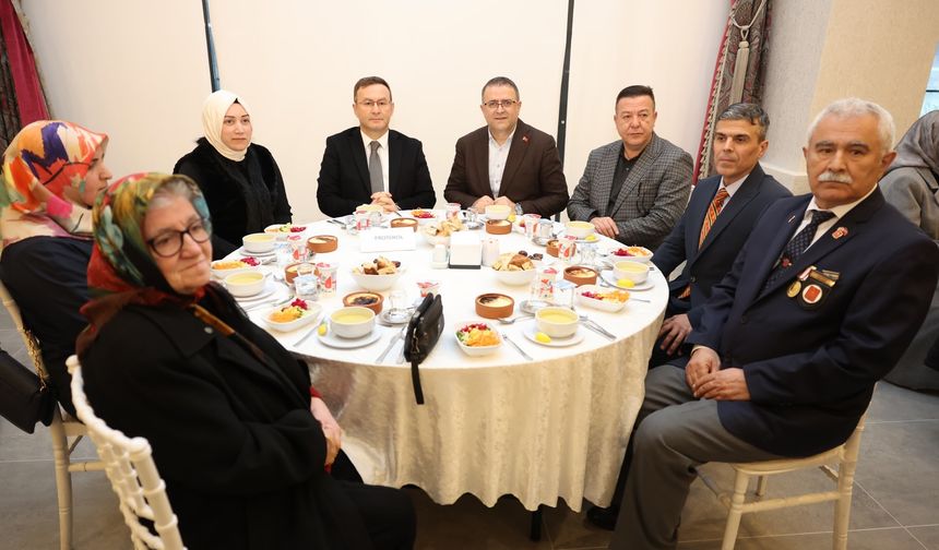 Derince’de Şehit Aileleri ve Gaziler Onuruna Anlamlı İftar