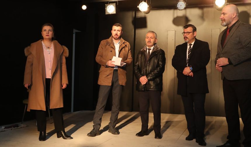 Sanatın Kalbi İzmit’te Büyüyor: Yeni Sahne Kapılarını Açıyor