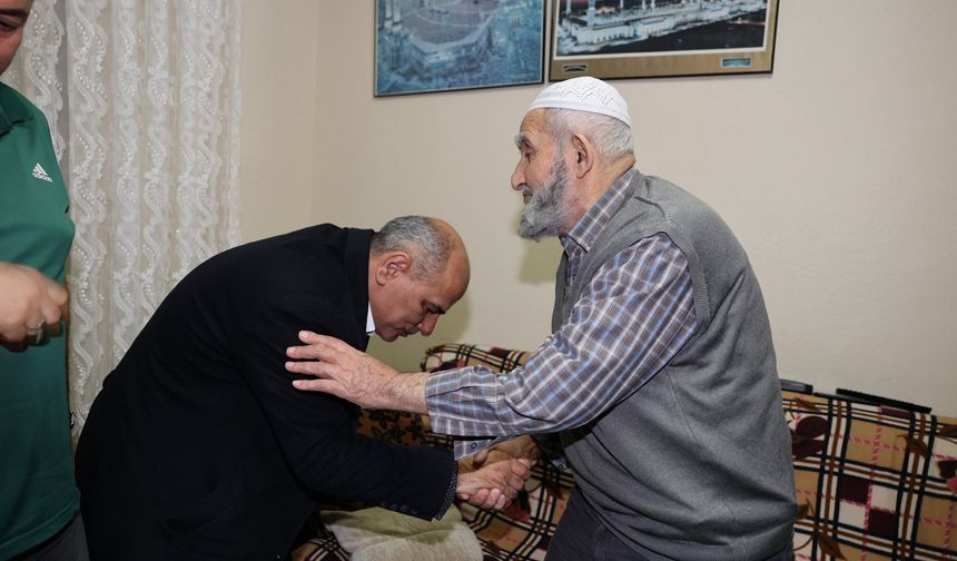 Başkan Söğüt ve Okudan’dan  Esentepe’ye Çıkarma Yaptı