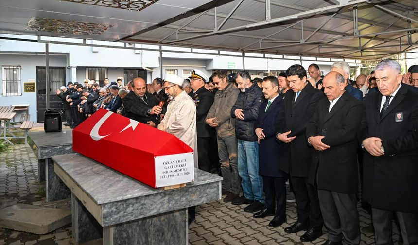 Vali İlhami Aktaş, Emekli Polis Memuru Gazi Özcan Yıldız'ın Cenaze Namazına Katıldı