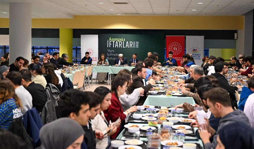 Vali Aktaş,Üniversite Öğrencileriyle İftarda Bir Araya Geldi