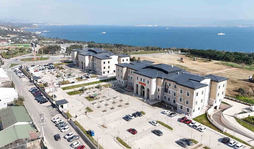 Darıca'da yeni hükümet konağı ve belediye binası hizmete başladı