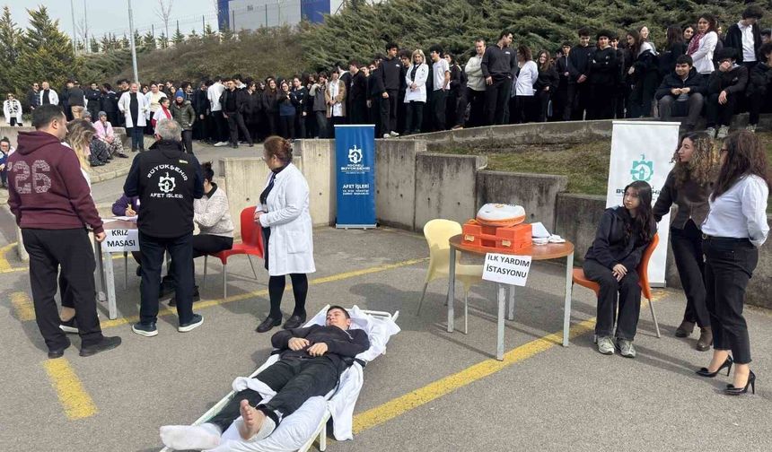 Deprem Haftası etkinlikleriyle 2 bin 700 kişiye afet bilinci aşılandı