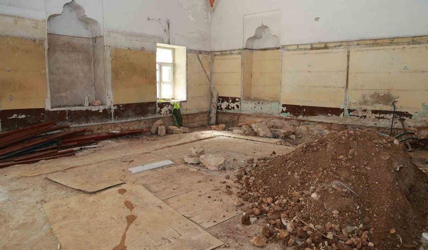 Gebze'deki tarihi Çarşı Hamamı'nda restorasyon çalışmaları başladı