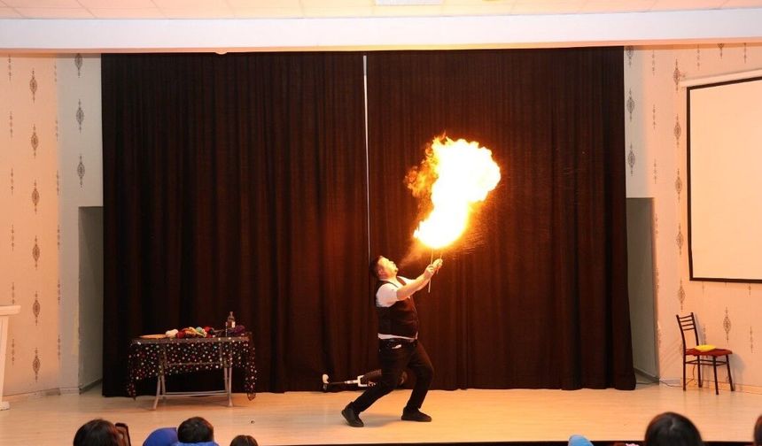 Kartepe'de çocuklar ramazan etkinliklerinde tiyatro oyunlarıyla buluştu