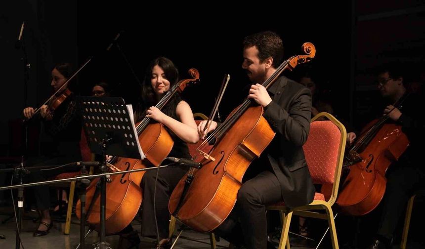 Kocaeli Orkestrası, Toygar Işıklı dizi müziklerini izleyiciyle buluşturdu
